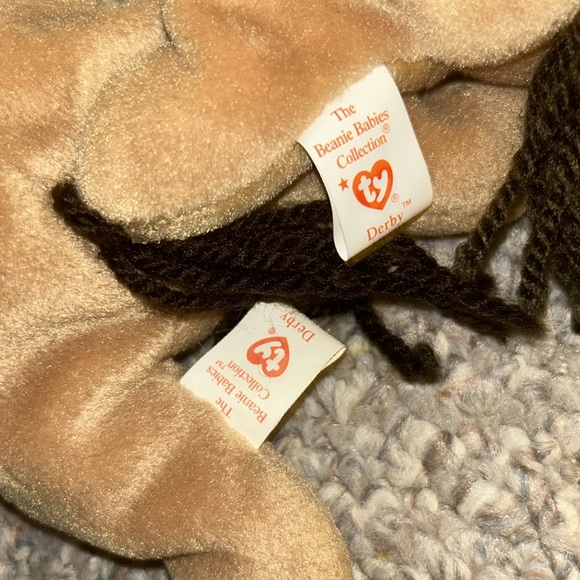 Derby the horse made with a defect perfect condition - Picture 3 of 3